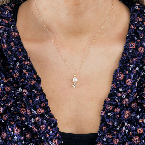 Collier Collier or jaune, perle et diamants 58 Facettes BO/240002 RIV