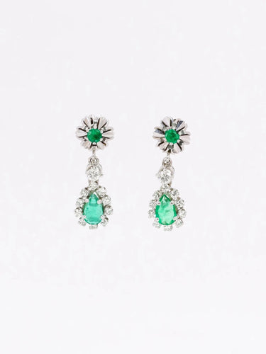 Boucles d'oreilles Boucles d'oreilles pendantes or blanc émeraudes diamants 58 Facettes 1019.3