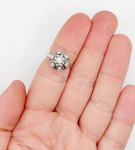 Bague 52.5 Bague fleur art deco or blanc 18k et 0,50 carats de diamants 58 Facettes A06179