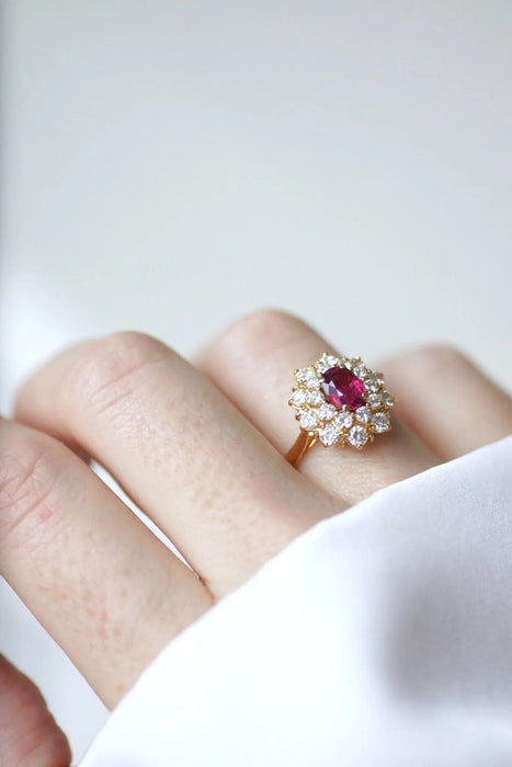 Bague Bague marguerite rubis entourage diamants 58 Facettes