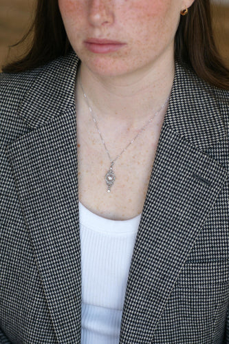 Collier Collier pendentif Art Déco or blanc et diamants 58 Facettes