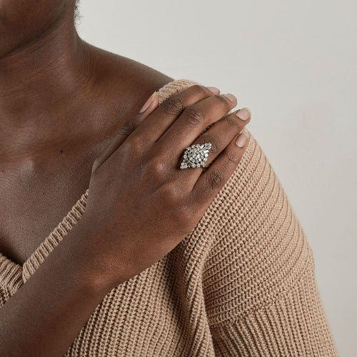 Bague 54 Bague marquise or gris, platine, diamants 58 Facettes