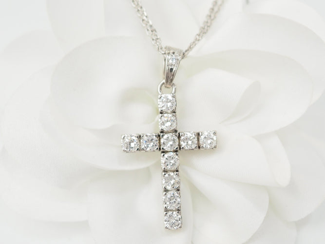 Collier collier croix vintage en or blanc et diamants 58 Facettes 32868
