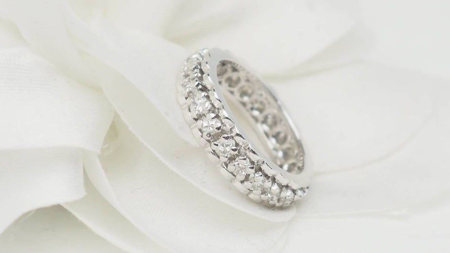 Bague 49 Alliance américaine ancienne en or blanc et diamants 58 Facettes 29567