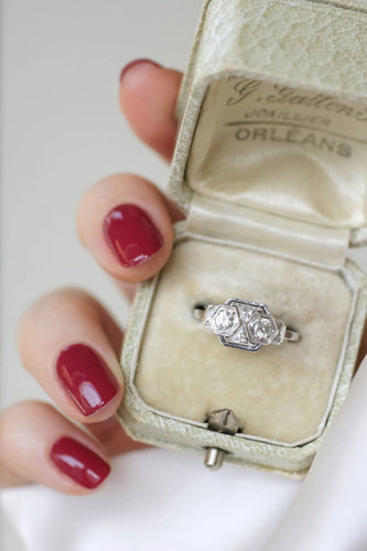 Bague 53 Bague Art Déco diamants or blanc et platine 58 Facettes