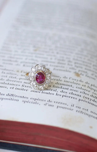Bague Bague marguerite, rubis Birman non chauffé 1.60 Cts, diamants 58 Facettes