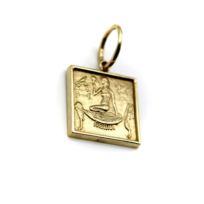 Pendentif 14K Gold Egyptian Revival Hieroglyph Square Ingot Charm or Pendant 58 Facettes