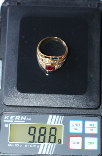黄金红宝石钻石戒指