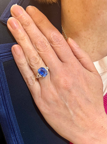 Bague 52 Bague Saphir Ceylan Coussin Non Chauffé 4.15 Carats Diamants Or Gris 18 Carats (Certificat) 58 Facettes BSA106