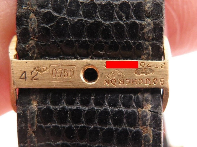 Montre vintage montre BOUCHERON carre 24 mm or jaune lezard mecanique 58 Facettes 258880