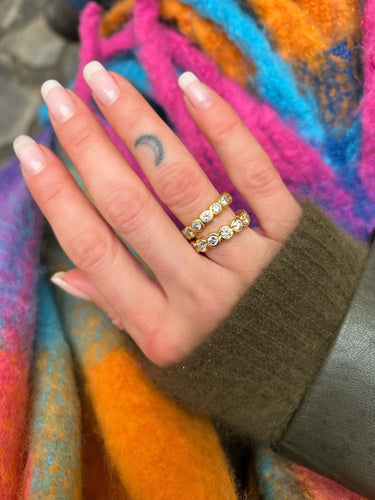 结婚戒指 美式明亮式切割钻石包镶 