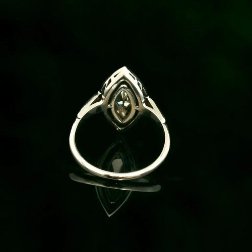 Art Déco inspired Diamond ring. 58 Facettes