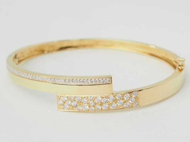 Bracelet Bracelet Jonc plat ouvrant or jaune et diamants 58 Facettes 33362