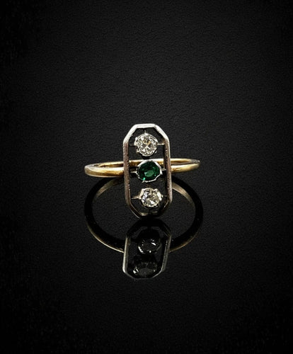 Bague Bague austro-hongroise ancienne ornée d'émeraudes et de diamants 58 Facettes