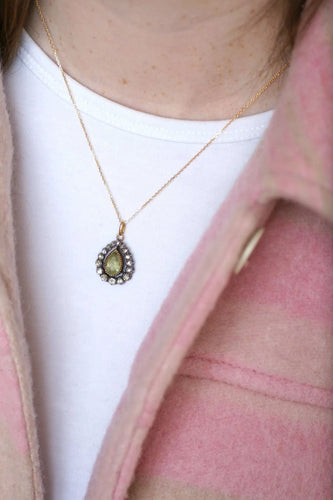 Collier Collier pendentif goutte émeraude et diamants 58 Facettes