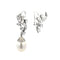 Boucles d'oreilles Boucles d’oreilles pendantes en platine, perles et diamants 2.42ct 58 Facettes