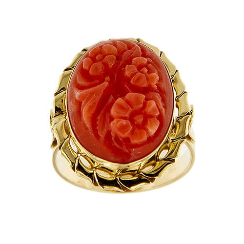 Anello in oro giallo cammeo con corallo 