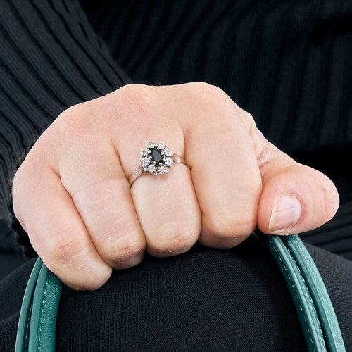 Bague 53 Bague Marguerite or gris, saphir et diamants 58 Facettes GAP14742