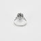 Bague 53 Bague Marguerite or gris, saphir et diamants 58 Facettes GAP14742