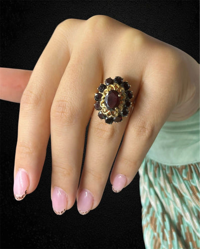 Bague 57 Bague majestueuse en grenat pyrope 58 Facettes