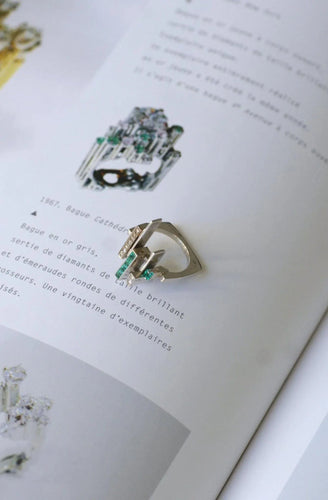 Bague 47 Bague Jean Vendôme Diamants et Emeraudes sur Or Blanc 58 Facettes