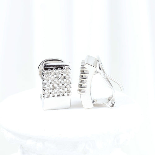 Boucles d'oreilles Boucles d'oreilles en or blanc serties de diamants taille brillant 58 Facettes J010000312