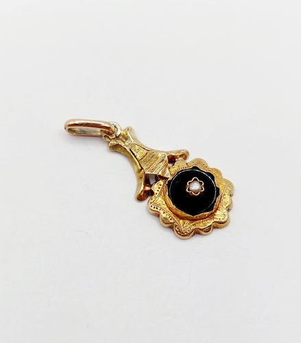 Pendentif Pendentif victorien fleur or jaune 18k onyx et perle (circa 1900) 58 Facettes A06038