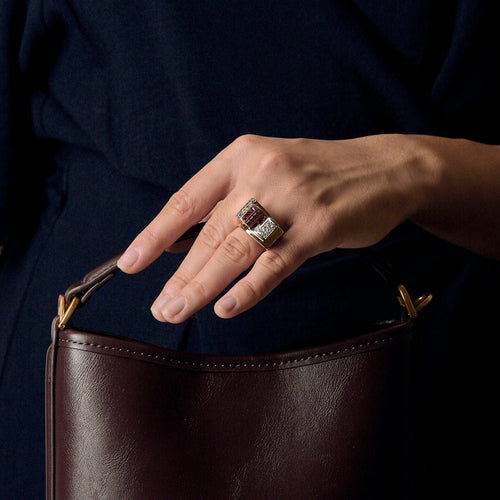 Bague 57 Bague Tank or jaune et platine, diamants et rubis de synthèse 58 Facettes ENG11323