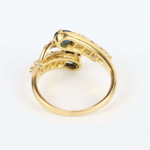 Vintage ring in 18K yellow gold with diamonds and sapphires 