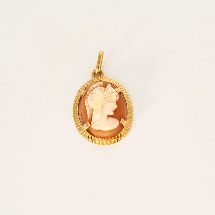 Pendant cameo yellow gold