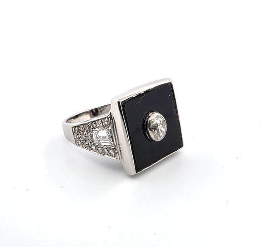 Bague 55 Bague en platine avec diamant central taille ancienne et diamants latéraux 58 Facettes