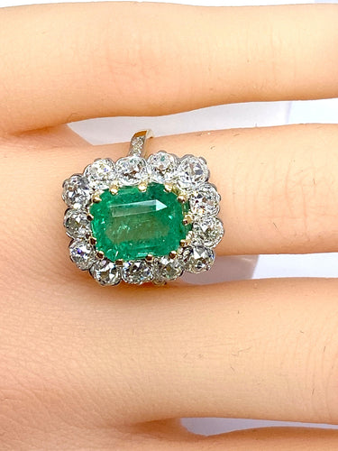 Bague 52 Bague marguerite en or 18 carats, émeraude 3,49 ct et diamants 58 Facettes AB567