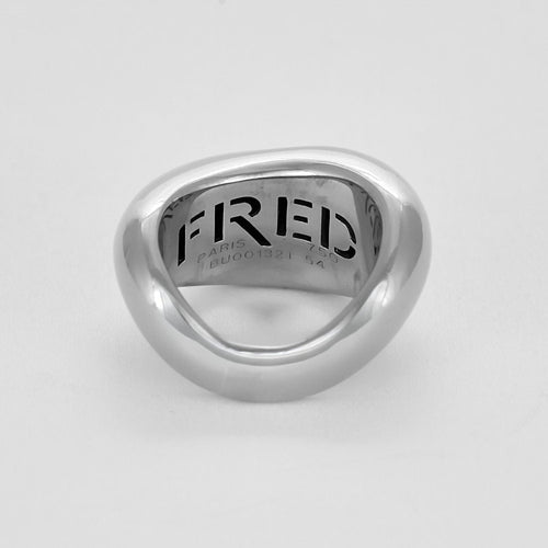 Bague 56 FRED - MOUVEMENTÉ - Importante bague en or blanc 58 Facettes B250490