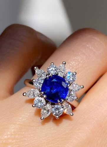 Bague 49 Bague en or blanc 18k ornée d'un saphir Birman non chauffé 58 Facettes