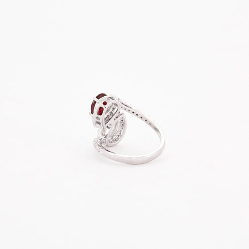 Bague 55 Bague or blanc avec diamants et rubis 58 Facettes