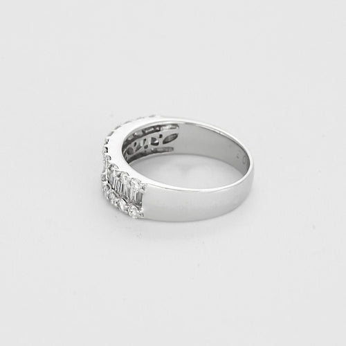 Bague 55 Bague en or blanc et diamants 58 Facettes B250588