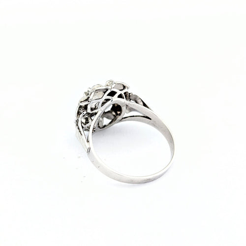 Bague 54 Bague florale en or blanc et diamant 58 Facettes 32109