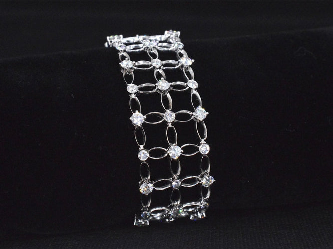 Bracelet White gold bracelet with diamonds 58 Facettes 3047