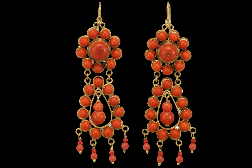 Boucles d'oreilles Boucles d'oreilles en or corail antique 58 Facettes 7590