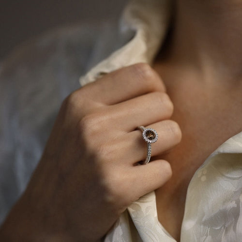 Bague 55 Solitaire De Beers Aura en platine - 1,00 ct Fancy Dark Brown + 0,36 ct F-VVS - Taille 55 - Série complète 2020 58 Facettes FB10126