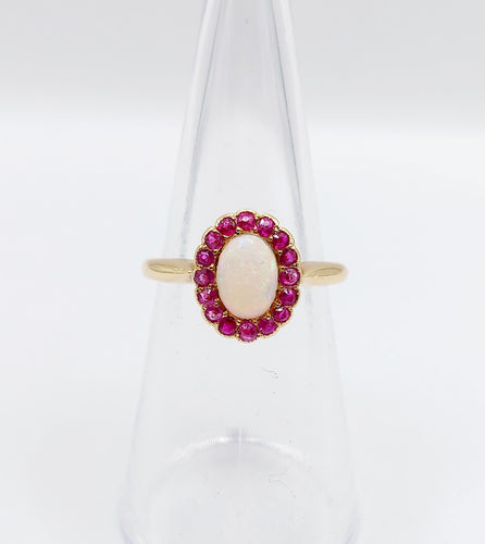 Bague 51 Bague marguerite antique or cabochon d'opale et rubis 58 Facettes A04407