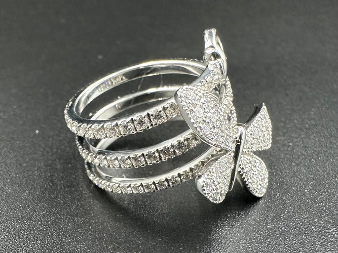 Bague 55 GUCCI. Collection "Flora", bague en or blanc 18K et diamants 58 Facettes