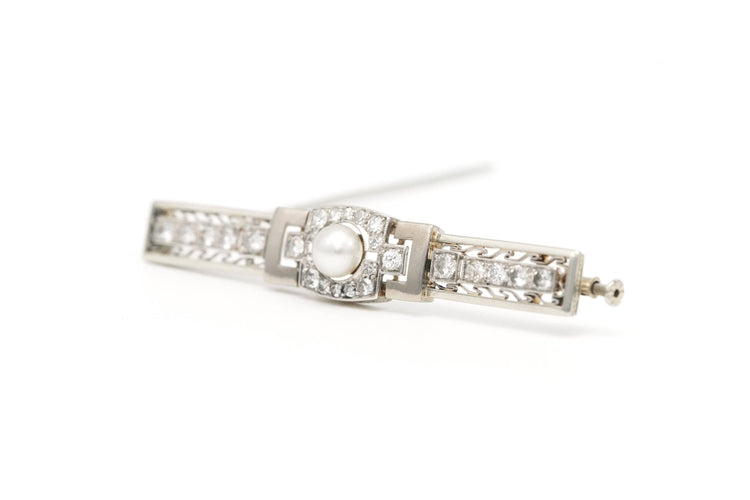 Broche Broche contemporaine en or blanc sertie d'une perle et de diamants (+-0.43ct) 58 Facettes B466