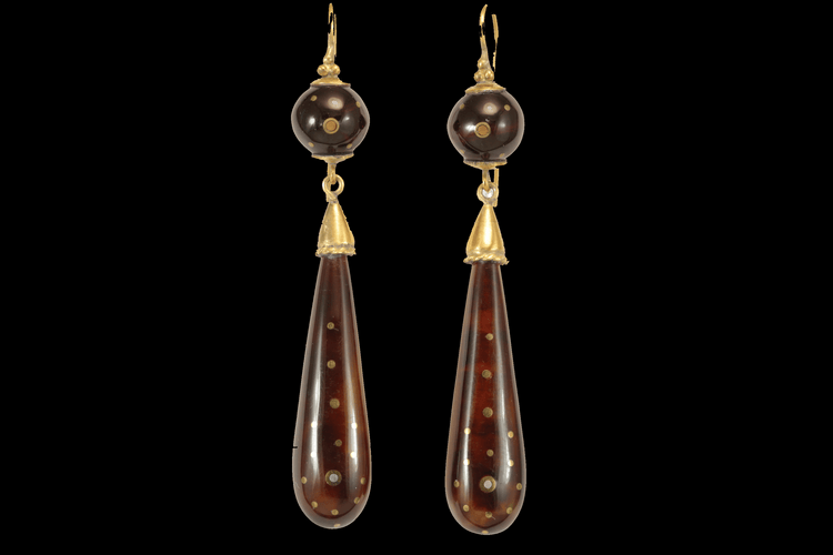 Boucles d'oreilles Boucles d'oreilles anciennes en or piqué écaille de tortue 58 Facettes 7410