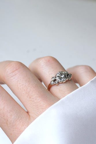 Bague Ancienne bague jarretière Marguerite diamants 58 Facettes