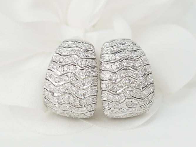 Boucles d'oreilles Boucles d'oreilles importantes en or blanc et pavage de diamants 58 Facettes 33113