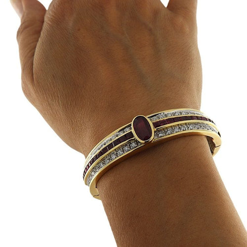 Bracelet Bracelet rigide en or jaune avec rubis et diamants 58 Facettes G3814