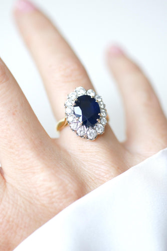 Bague 50.5 Bague Marguerite Saphir 4,60 Cts Entourage Diamants 58 Facettes
