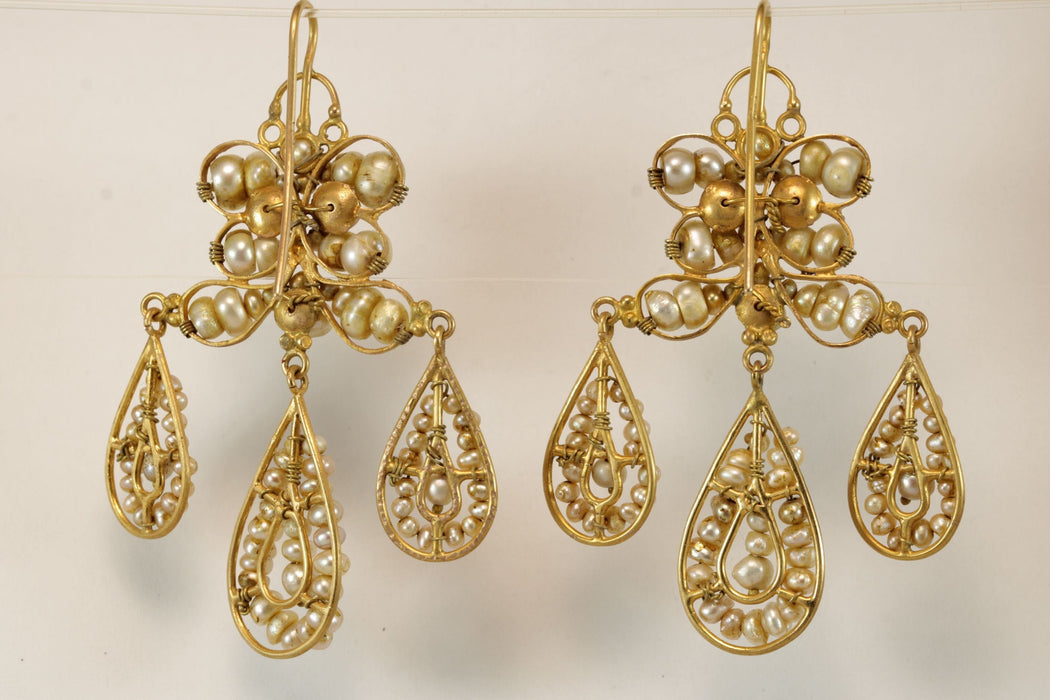 Boucles d'oreilles Boucles d'oreilles anciennes or et perles 58 Facettes 7644