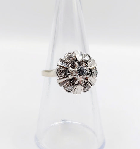 Bague 52.5 Bague fleur art deco or blanc 18k et 0,50 carats de diamants 58 Facettes A06179
